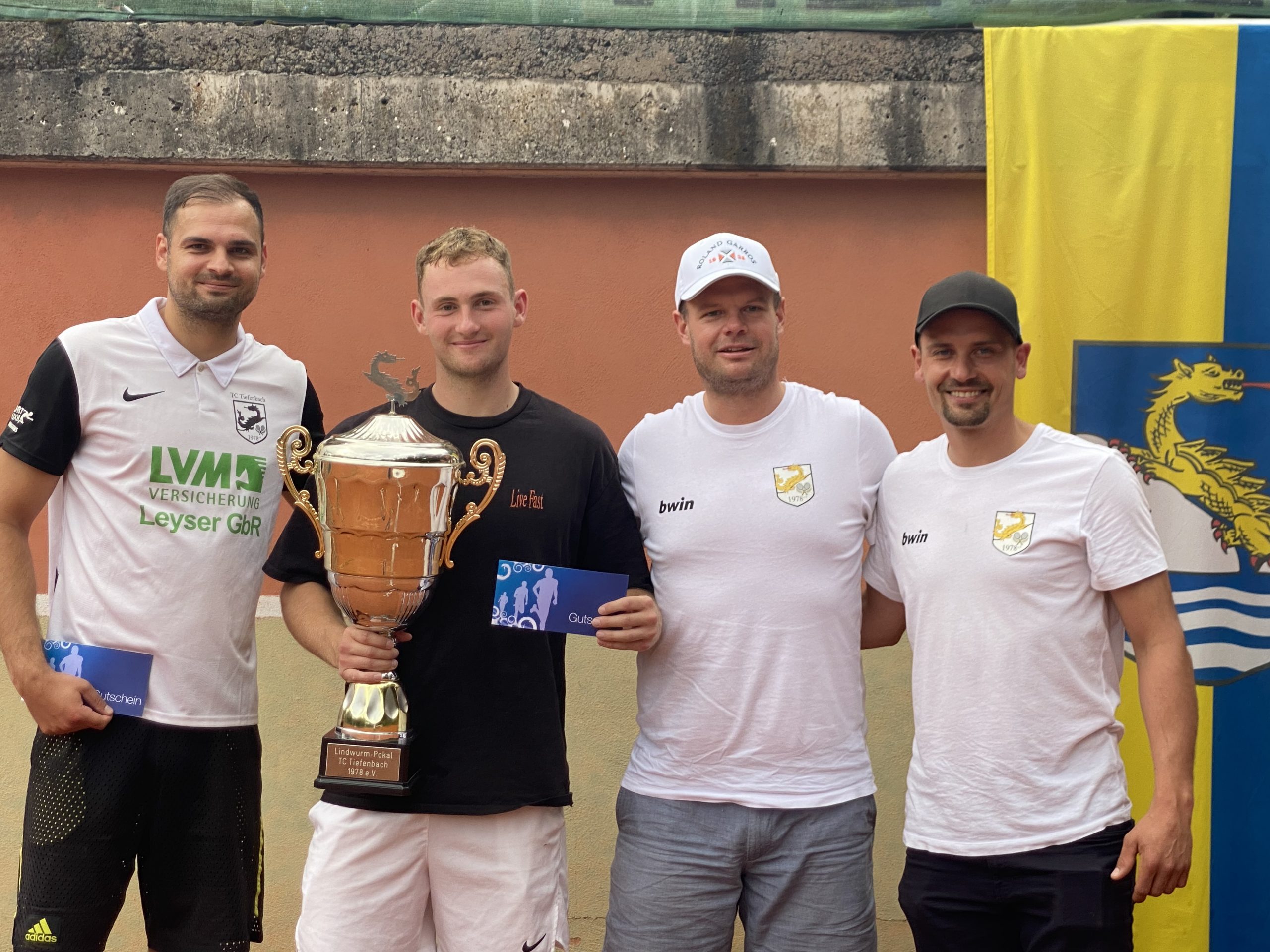 Mehr über den Artikel erfahren Ein Rückblick auf den 2. Tiefenbacher Lindwurm Pokal: Spannende Matches und Gemeinschaftsgeist